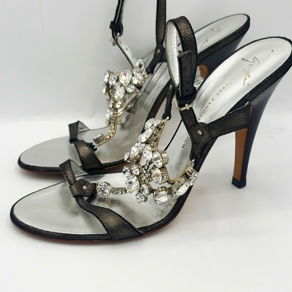 GIUSEPPE ZANOTTI SIZE 39 1/2 COLOR GRAY WITH DIMOND STONES 100% AUTHENTIC - Picture 3 of 9